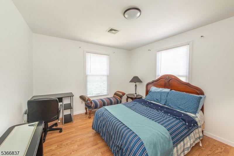Pompton Lakes Boro, New Jersey, 07442, United States, 3 Bedrooms Bedrooms, ,3 BathroomsBathrooms,Residential,For Sale,1875678