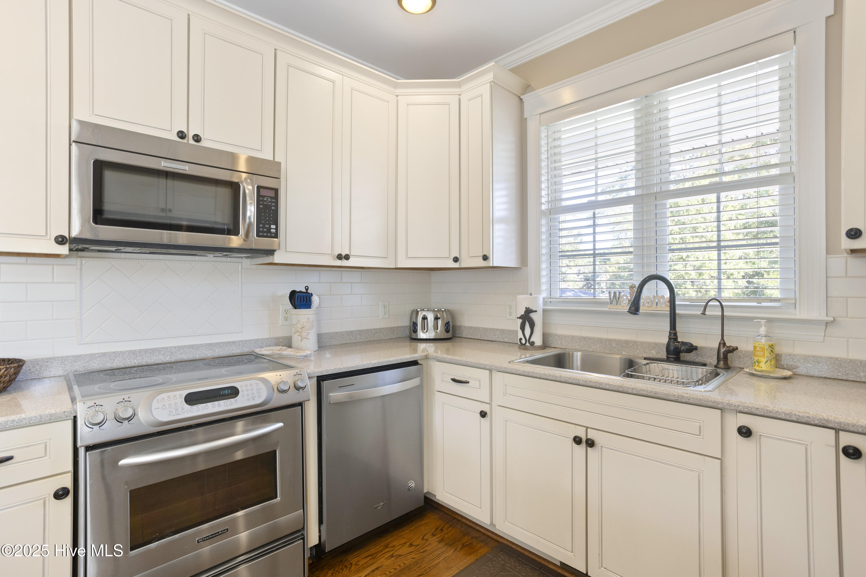 Wilmington, North Carolina, 28409, United States, 5 Bedrooms Bedrooms, ,4 BathroomsBathrooms,Residential,For Sale,1730628