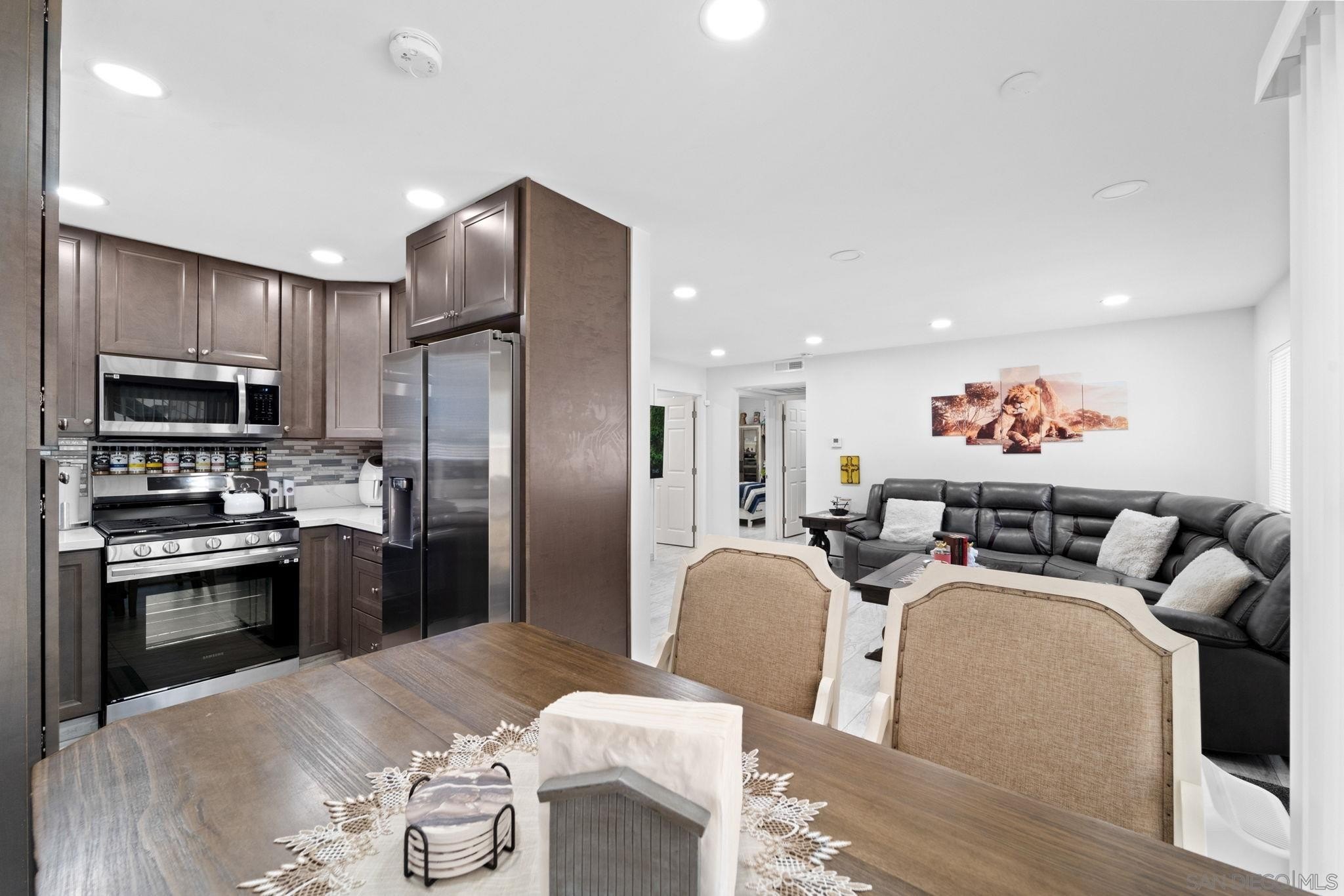 El Cajon, California, 92020, United States, 3 Bedrooms Bedrooms, ,2 BathroomsBathrooms,Residential,For Sale,1784508