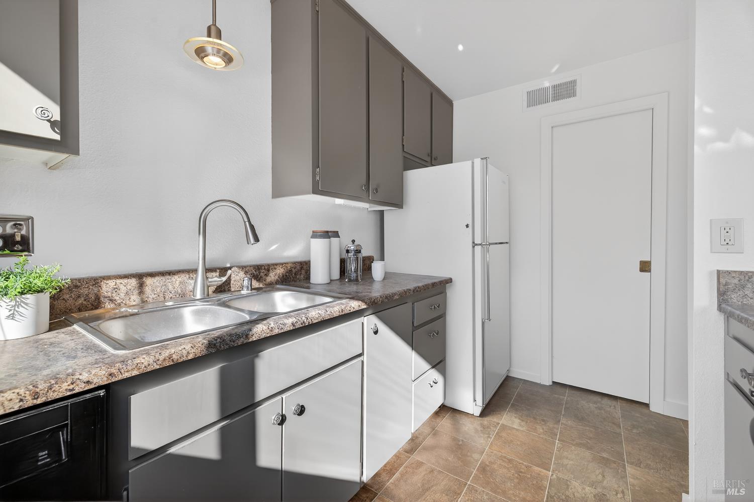 Sonoma, California, 95476, United States, 2 Bedrooms Bedrooms, ,2 BathroomsBathrooms,Residential,For Sale,2015978