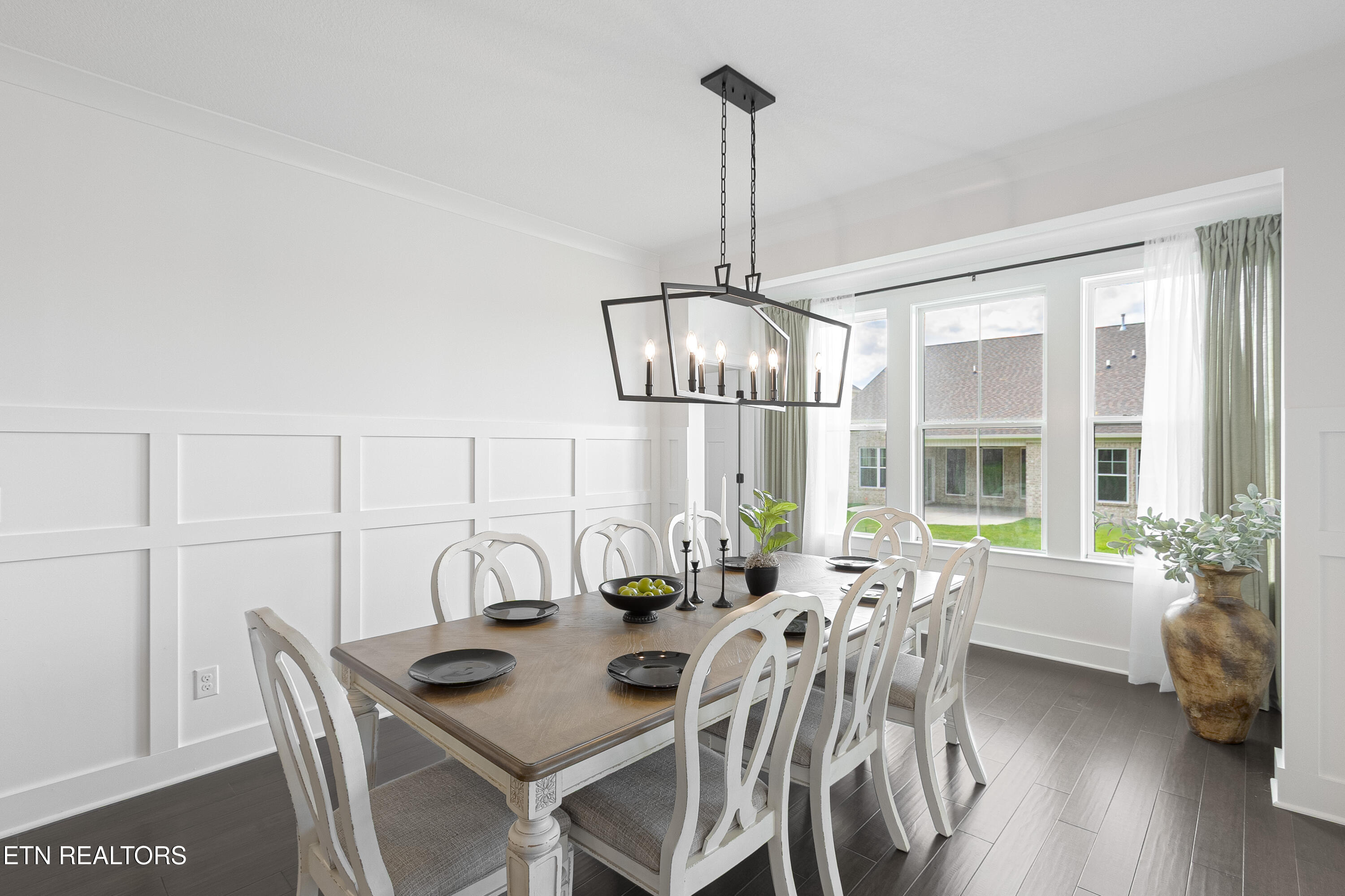 Knoxville, Tennessee, 37932, United States, 5 Bedrooms Bedrooms, ,4 BathroomsBathrooms,Residential,For Sale,1982096