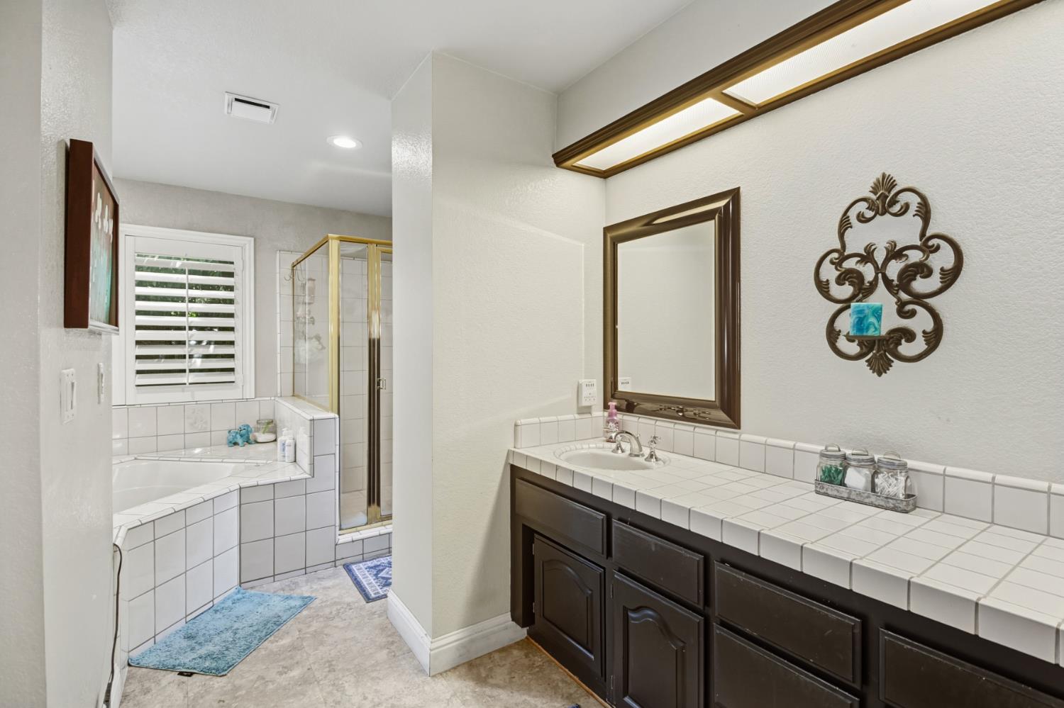 Elk Grove, California, 95624, United States, 4 Bedrooms Bedrooms, ,4 BathroomsBathrooms,Residential,For Sale,1987629