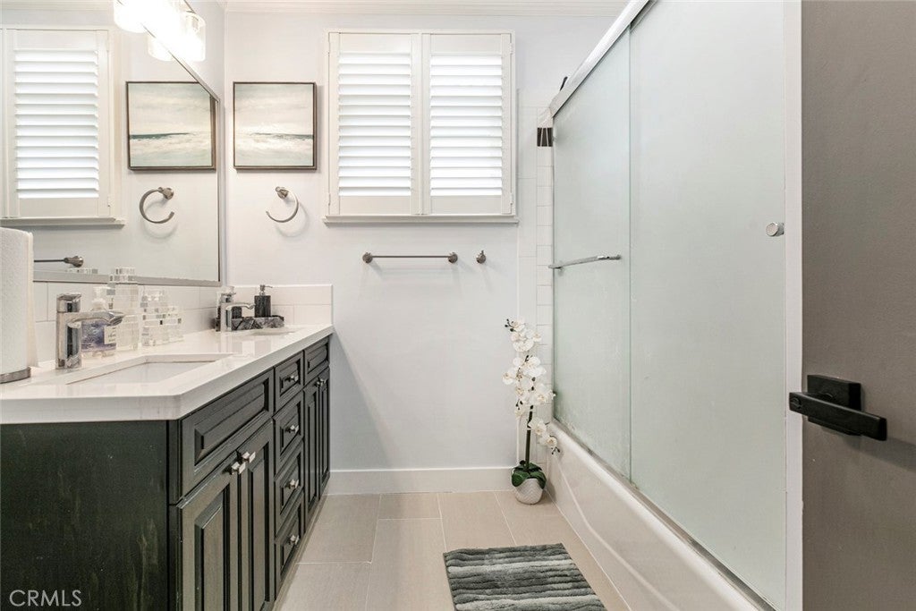 Van Nuys, California, 91406, United States, 3 Bedrooms Bedrooms, ,2 BathroomsBathrooms,Residential,For Sale,1940883
