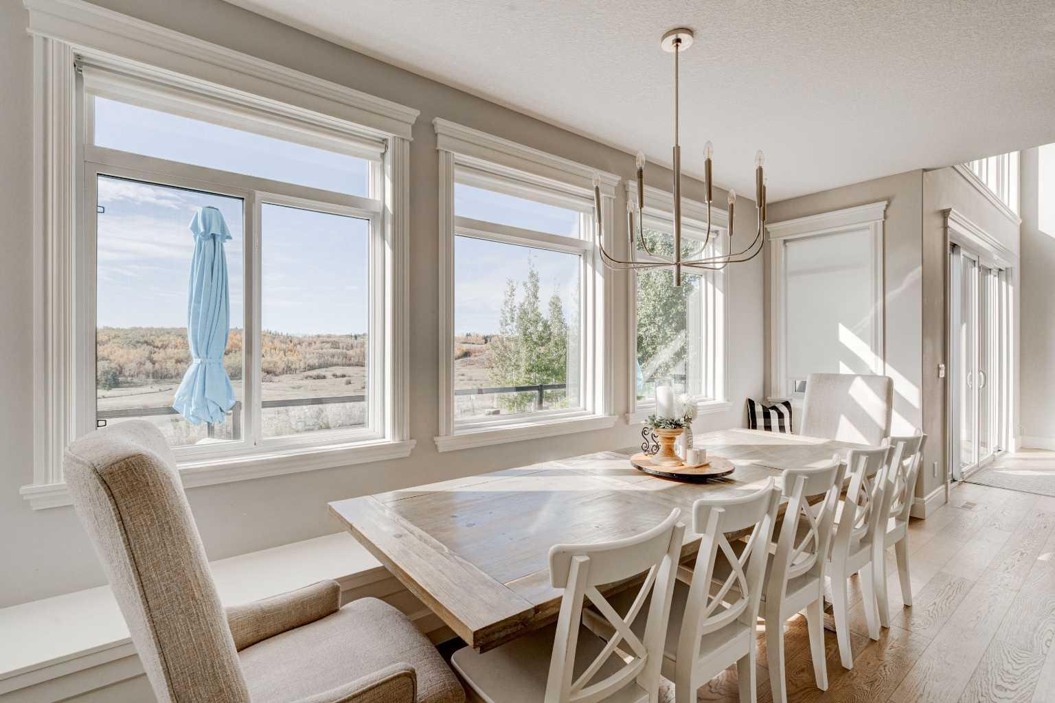 CALGARY, Alberta, T2X 2E1, CA, 4 Bedrooms Bedrooms, ,3 BathroomsBathrooms,Residential,For Sale,1987816