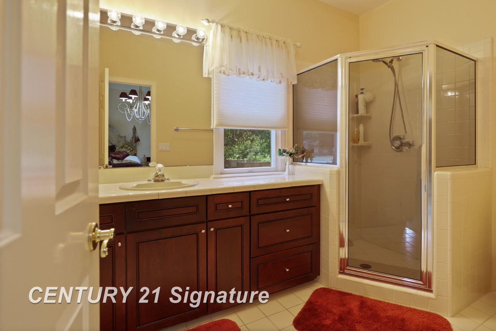 Saginaw, Michigan, 48609, United States, 4 Bedrooms Bedrooms, ,7 BathroomsBathrooms,Residential,For Sale,1980528