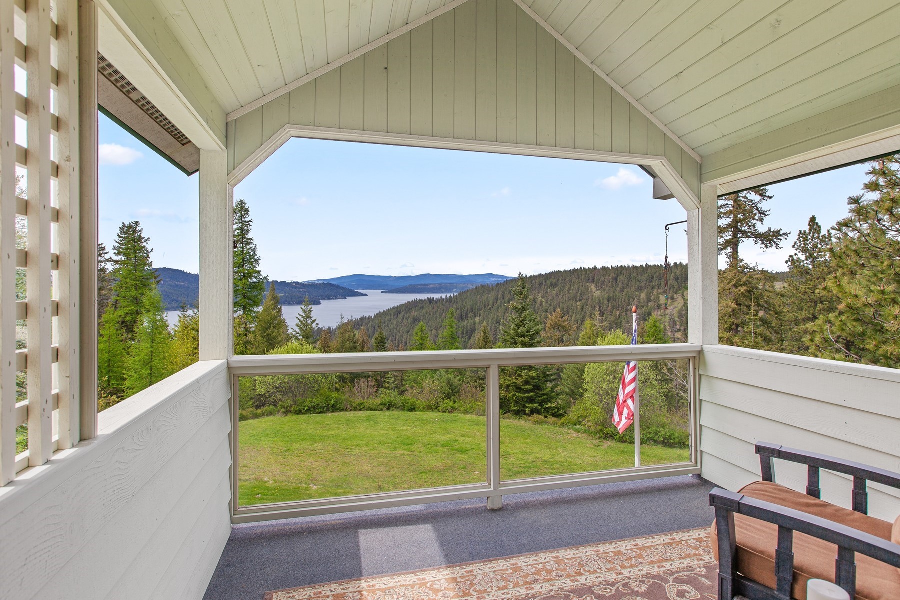  Beautiful Home with Expansive Lake Views - 物件實景