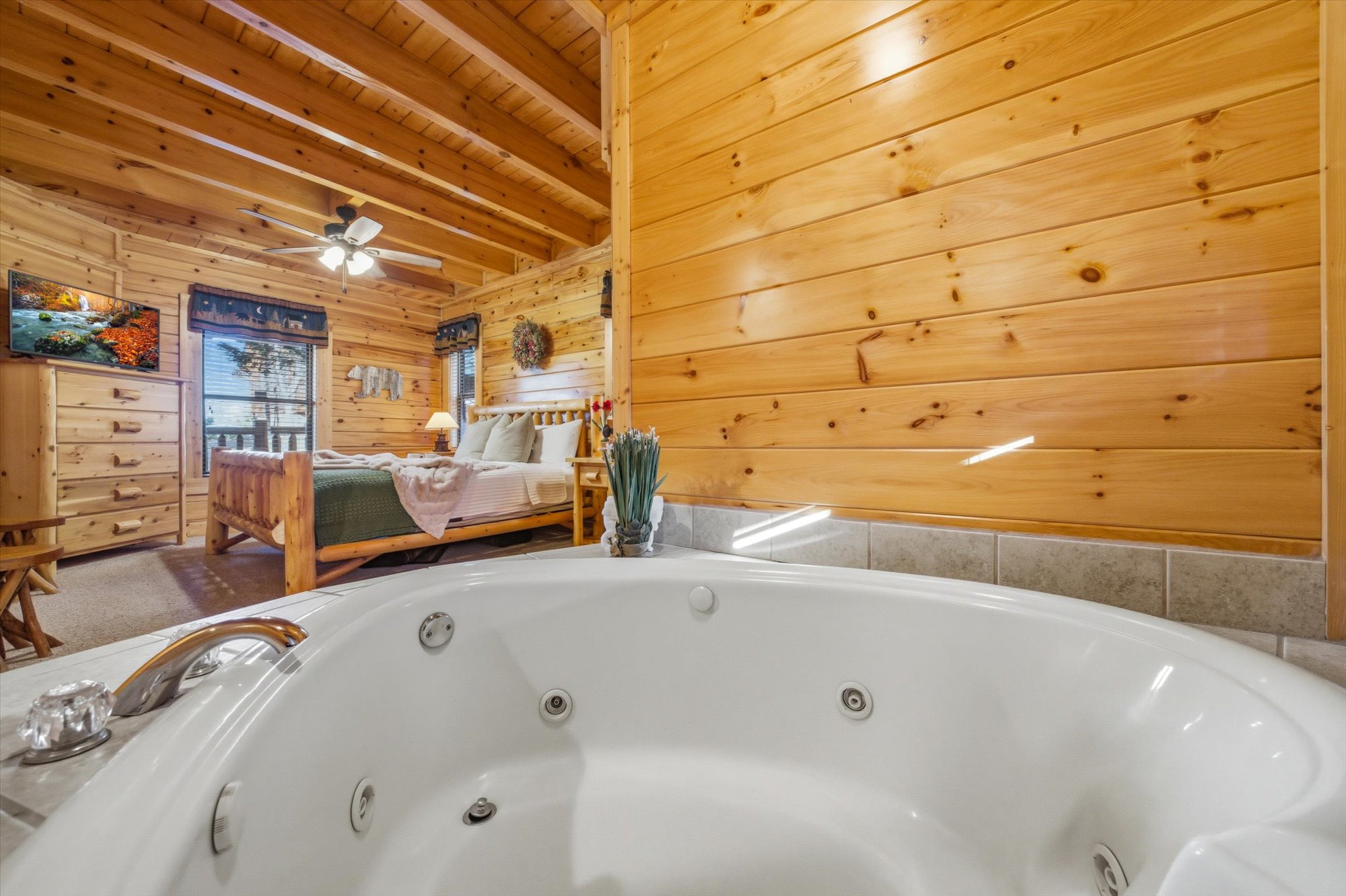 Pigeon Forge, Tennessee, 37862, United States, 2 Bedrooms Bedrooms, ,2 BathroomsBathrooms,Residential,For Sale,2009972