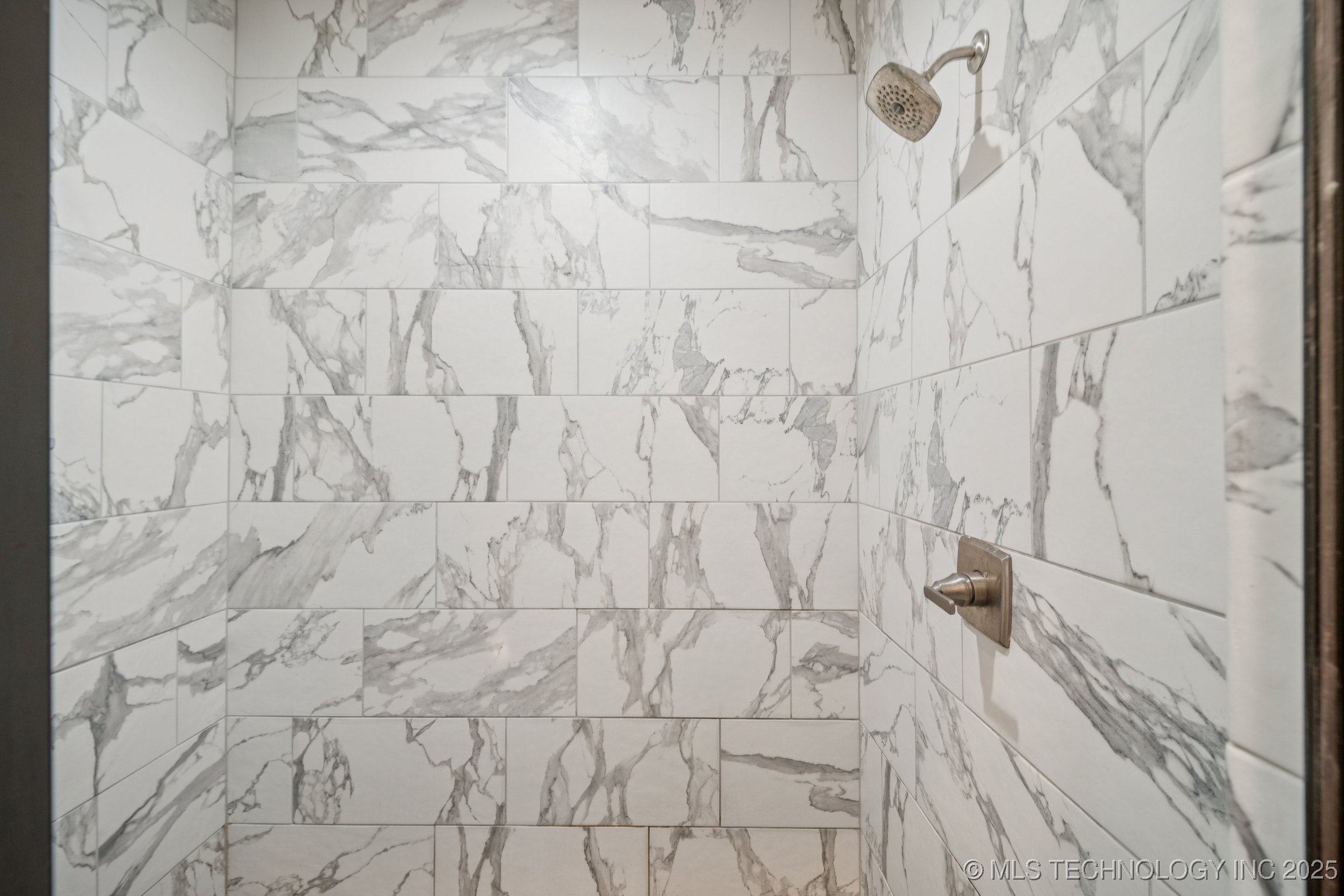 Broken Arrow, Oklahoma, 74011, United States, 5 Bedrooms Bedrooms, ,3 BathroomsBathrooms,Residential,For Sale,1898814