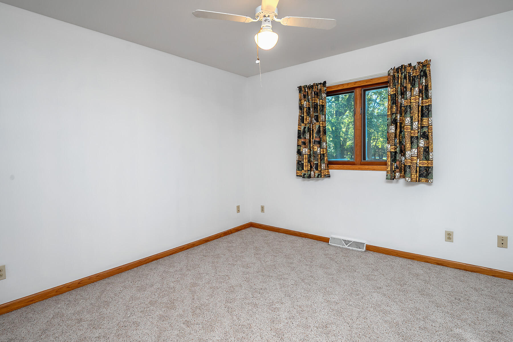 Hustisford, Wisconsin, 53034, United States, 3 Bedrooms Bedrooms, ,3 BathroomsBathrooms,Residential,For Sale,1962581