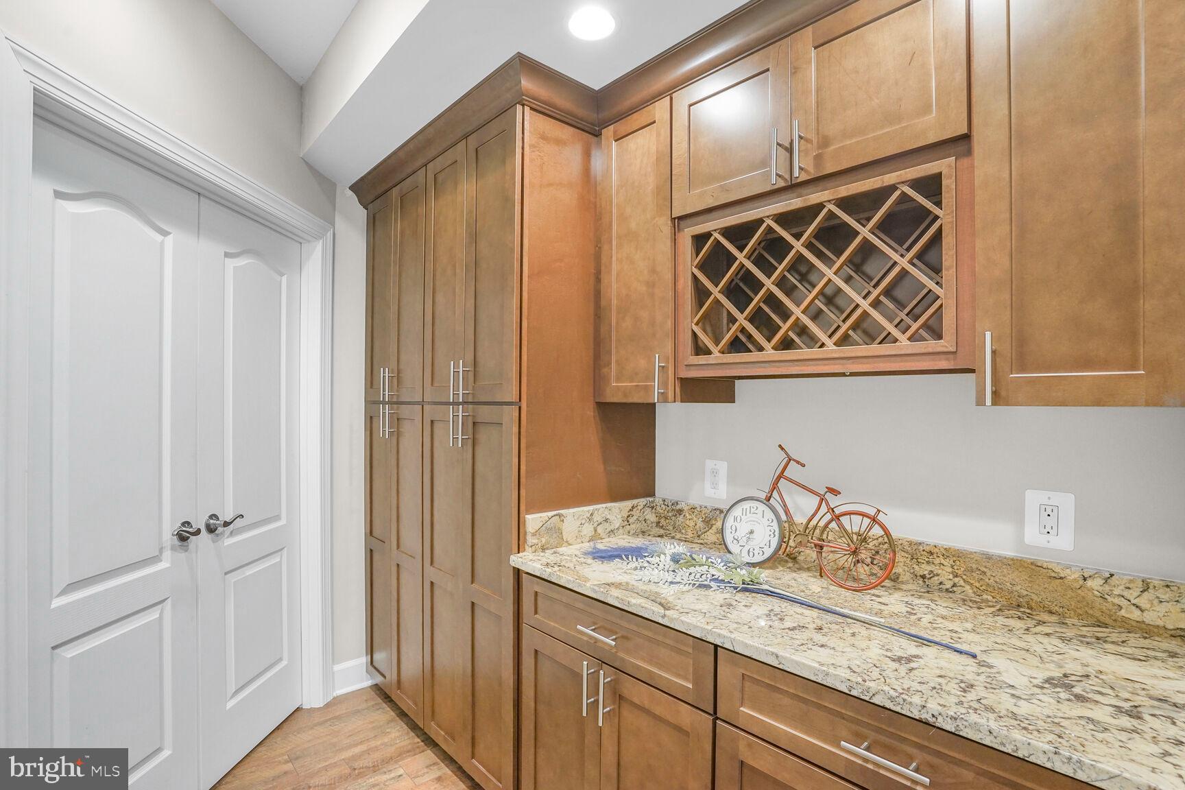 Woodbridge, Virginia, 22192, United States, 5 Bedrooms Bedrooms, ,5 BathroomsBathrooms,Residential,For Sale,1825491