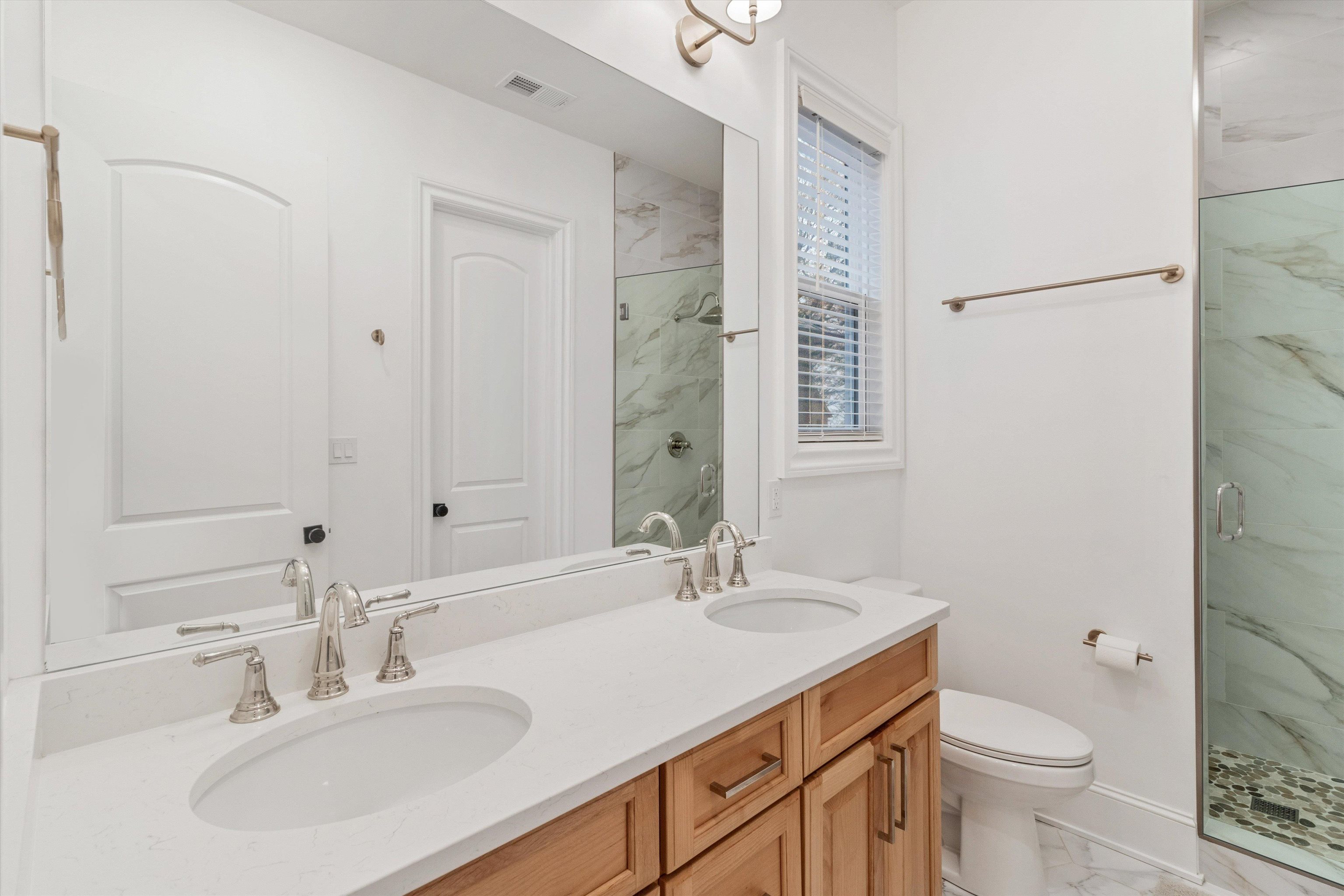 Jackson, Tennessee, 38301-5272, United States, 3 Bedrooms Bedrooms, ,3 BathroomsBathrooms,Residential,For Sale,2003469