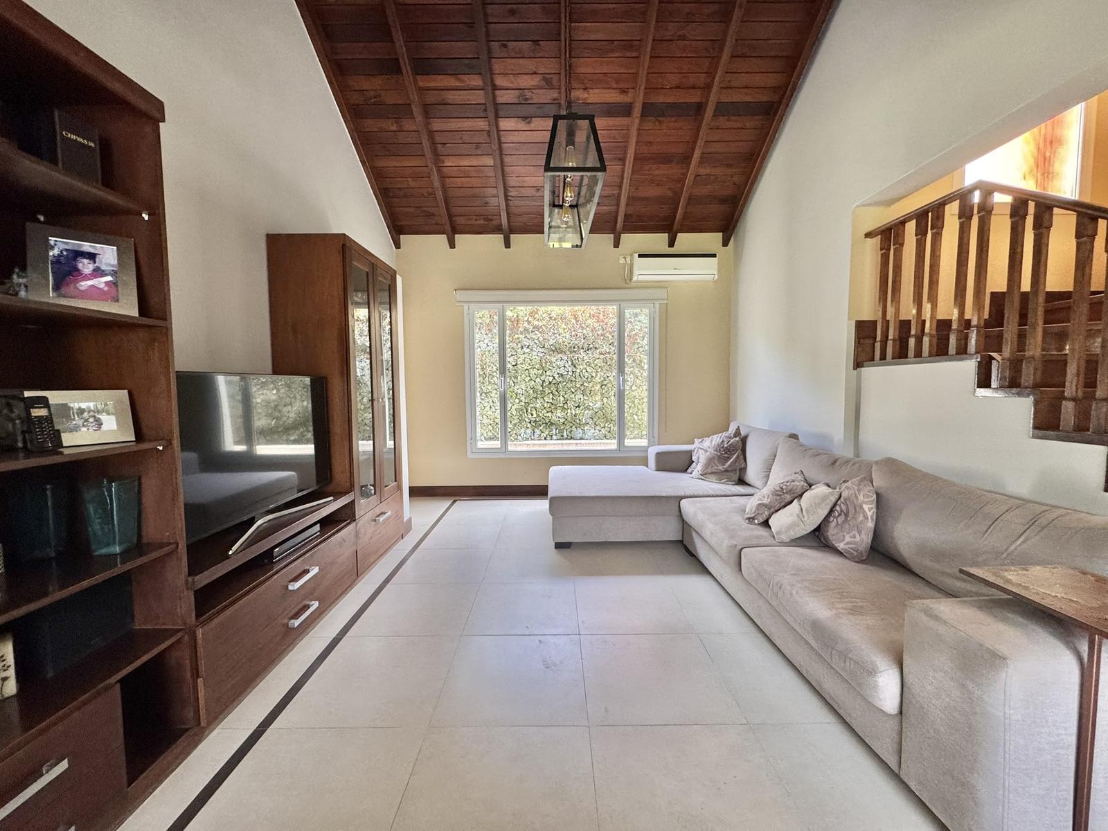 Godoy Cruz, AR-M, AR, 5 Bedrooms Bedrooms, ,4 BathroomsBathrooms,Residential,For Sale,1961859