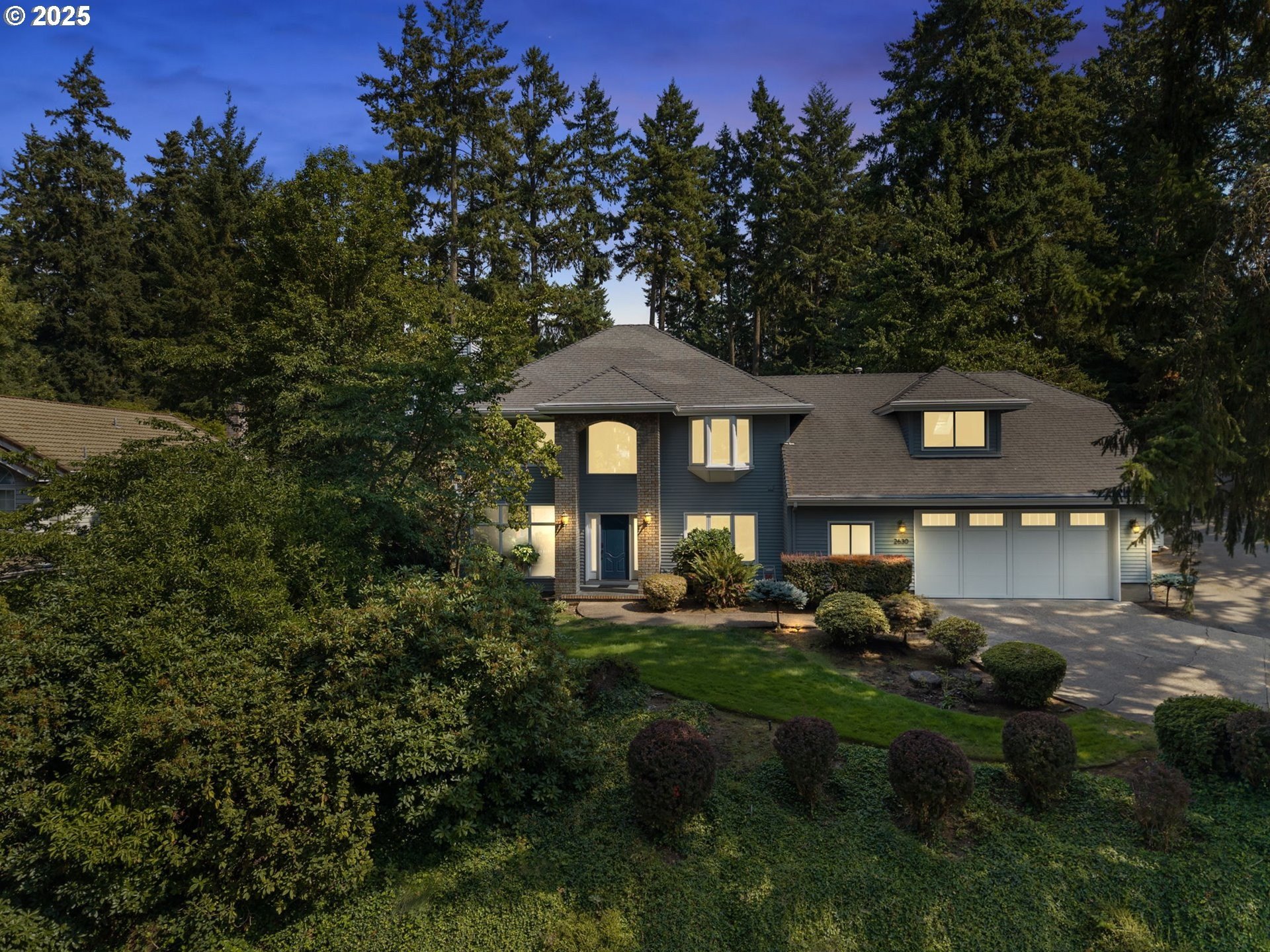 Eugene, Oregon, 97405, United States, 4 Bedrooms Bedrooms, ,3 BathroomsBathrooms,Residential,For Sale,1942174