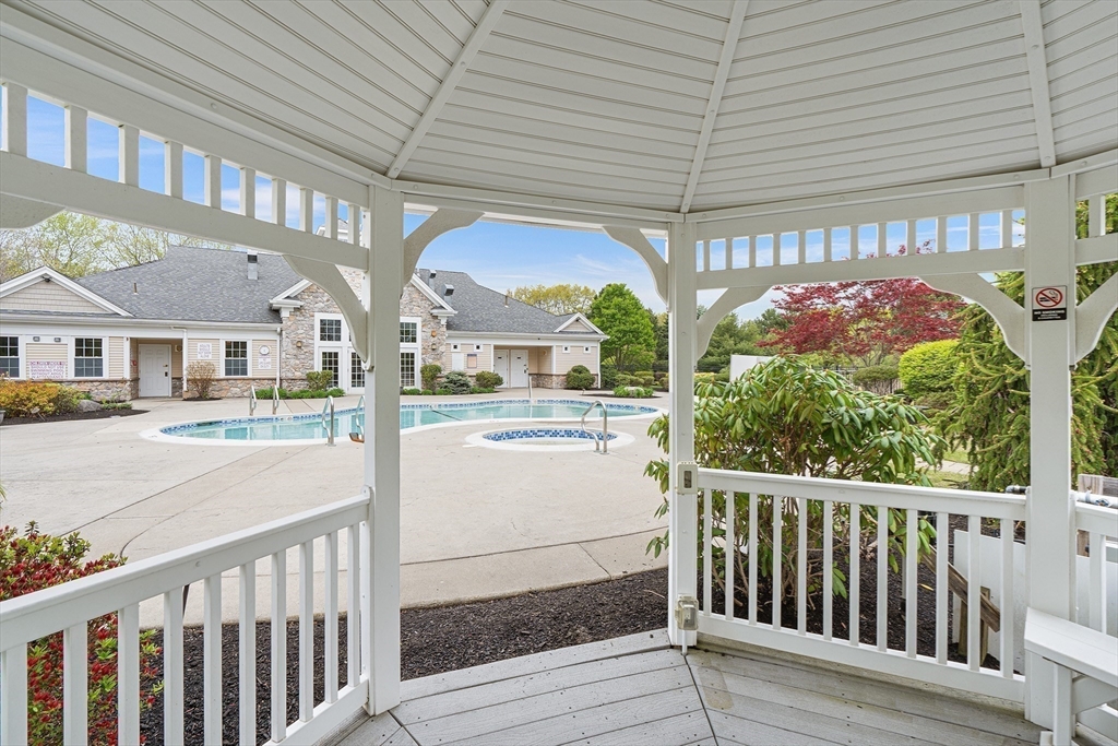 Braintree, Massachusetts, 02184, United States, 2 Bedrooms Bedrooms, ,2 BathroomsBathrooms,Residential,For Sale,1981592