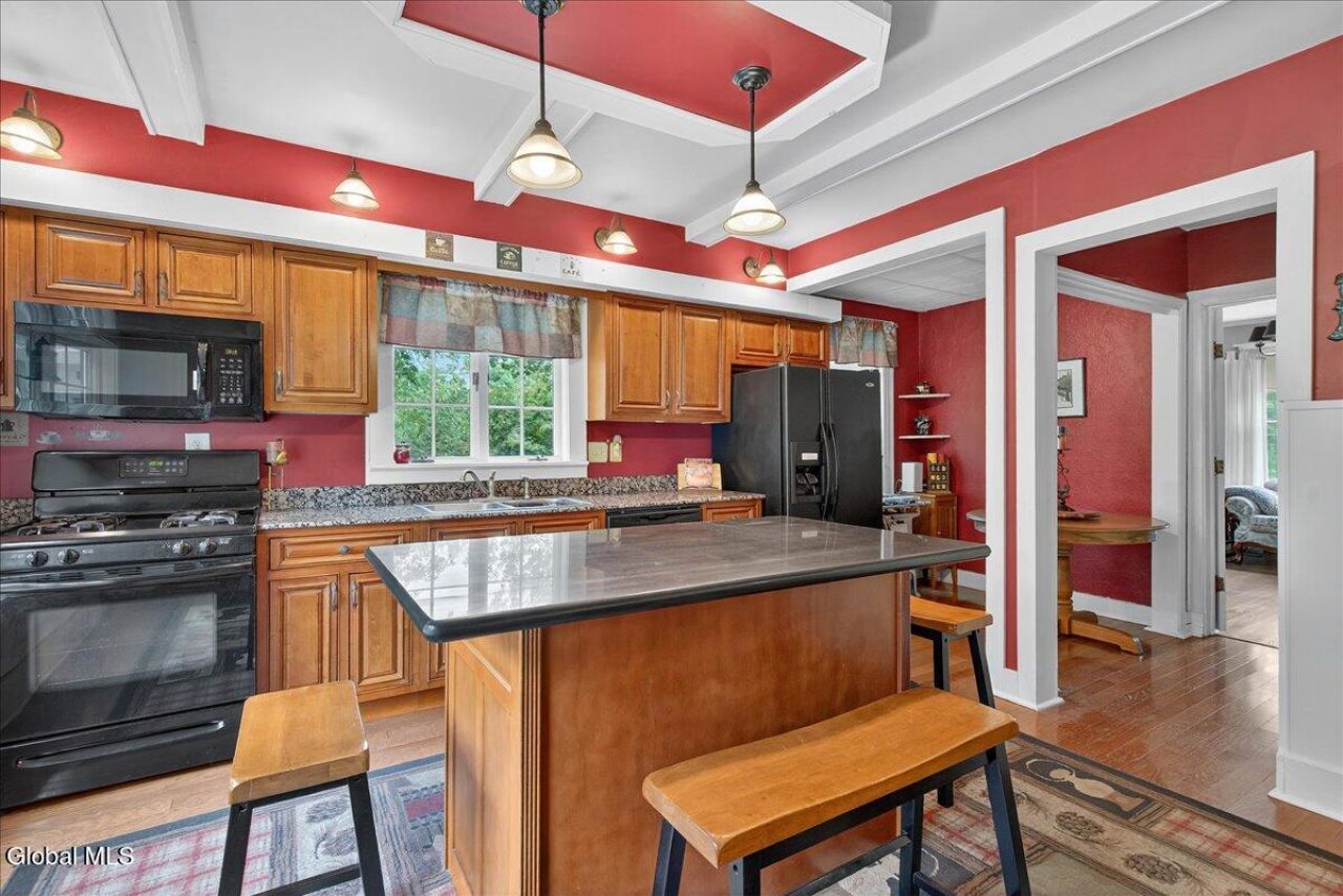 Schenectady, New York, 12309, United States, 5 Bedrooms Bedrooms, ,4 BathroomsBathrooms,Residential,For Sale,1938536