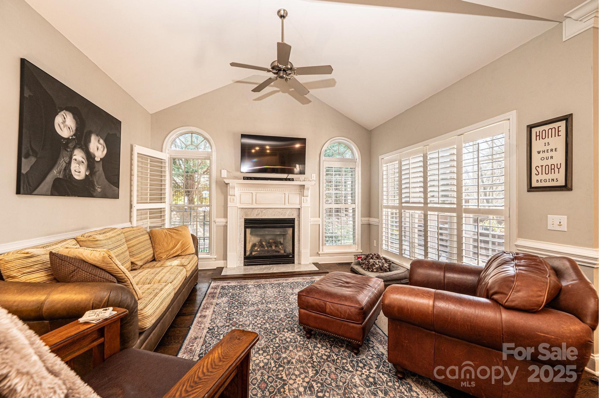 Hickory, North Carolina, 28601, United States, 5 Bedrooms Bedrooms, ,5 BathroomsBathrooms,Residential,For Sale,1758743