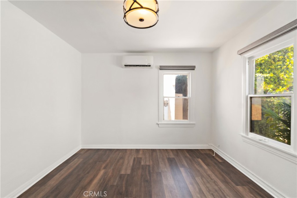 Los Angeles, California, 90019, United States, ,Residential,For Sale,1938250