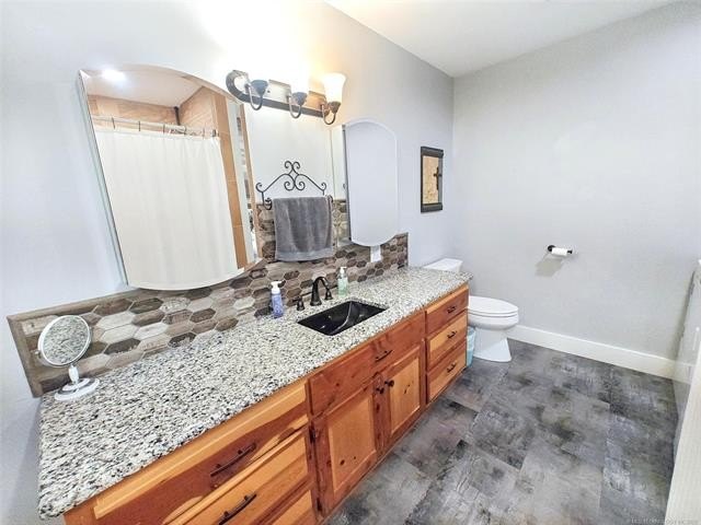 Tahlequah, Oklahoma, 74464, United States, 2 Bedrooms Bedrooms, ,2 BathroomsBathrooms,Residential,For Sale,1977801