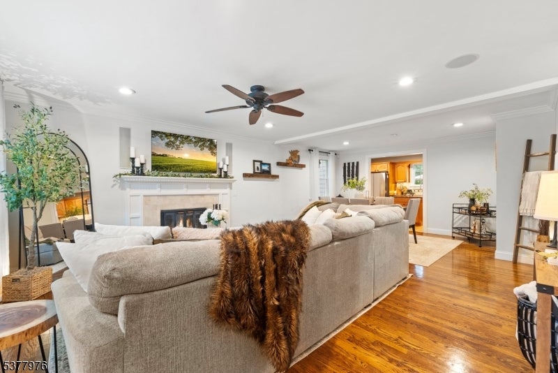 Randolph Twp., New Jersey, 07869, United States, 3 Bedrooms Bedrooms, ,2 BathroomsBathrooms,Residential,For Sale,1944786