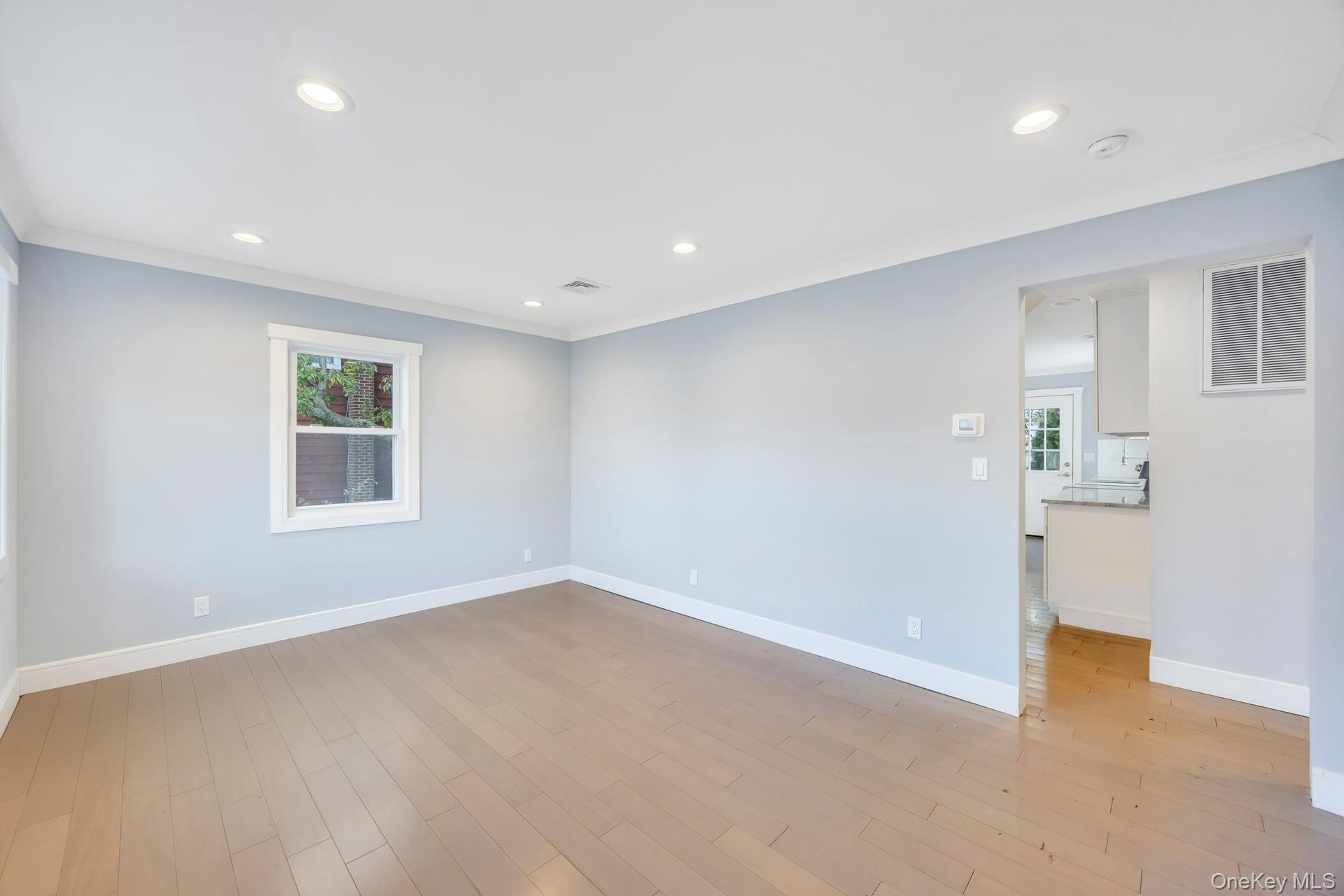 Lindenhurst, New York, 11757, United States, 4 Bedrooms Bedrooms, ,2 BathroomsBathrooms,Residential,For Sale,1965289