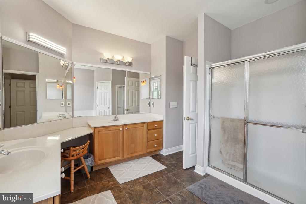 Gainesville, Virginia, 20155, United States, 3 Bedrooms Bedrooms, ,4 BathroomsBathrooms,Residential,For Sale,1896801