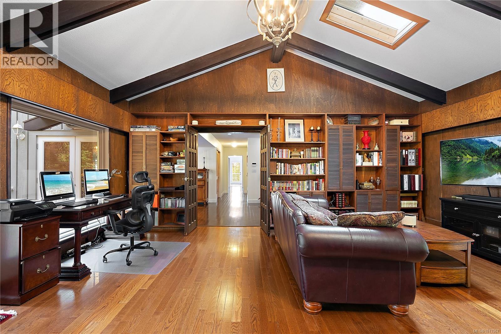 NORTH SAANICH, British Columbia, V8L 5L5, CA, 5 Bedrooms Bedrooms, ,4 BathroomsBathrooms,Residential,For Sale,1946996