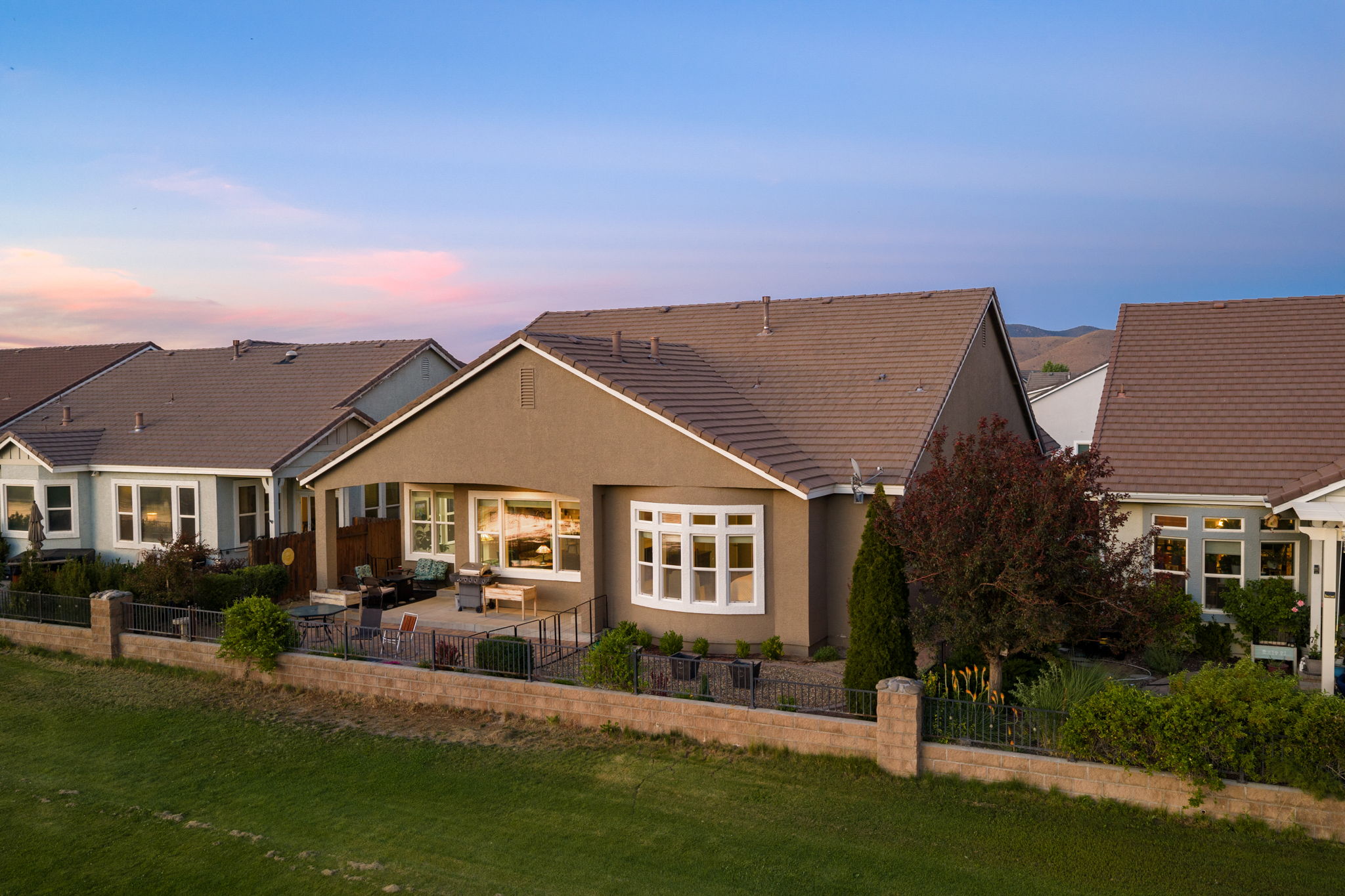  Refined Minden Living with Designer Touches and Captivating Mountain Views - 物件實景