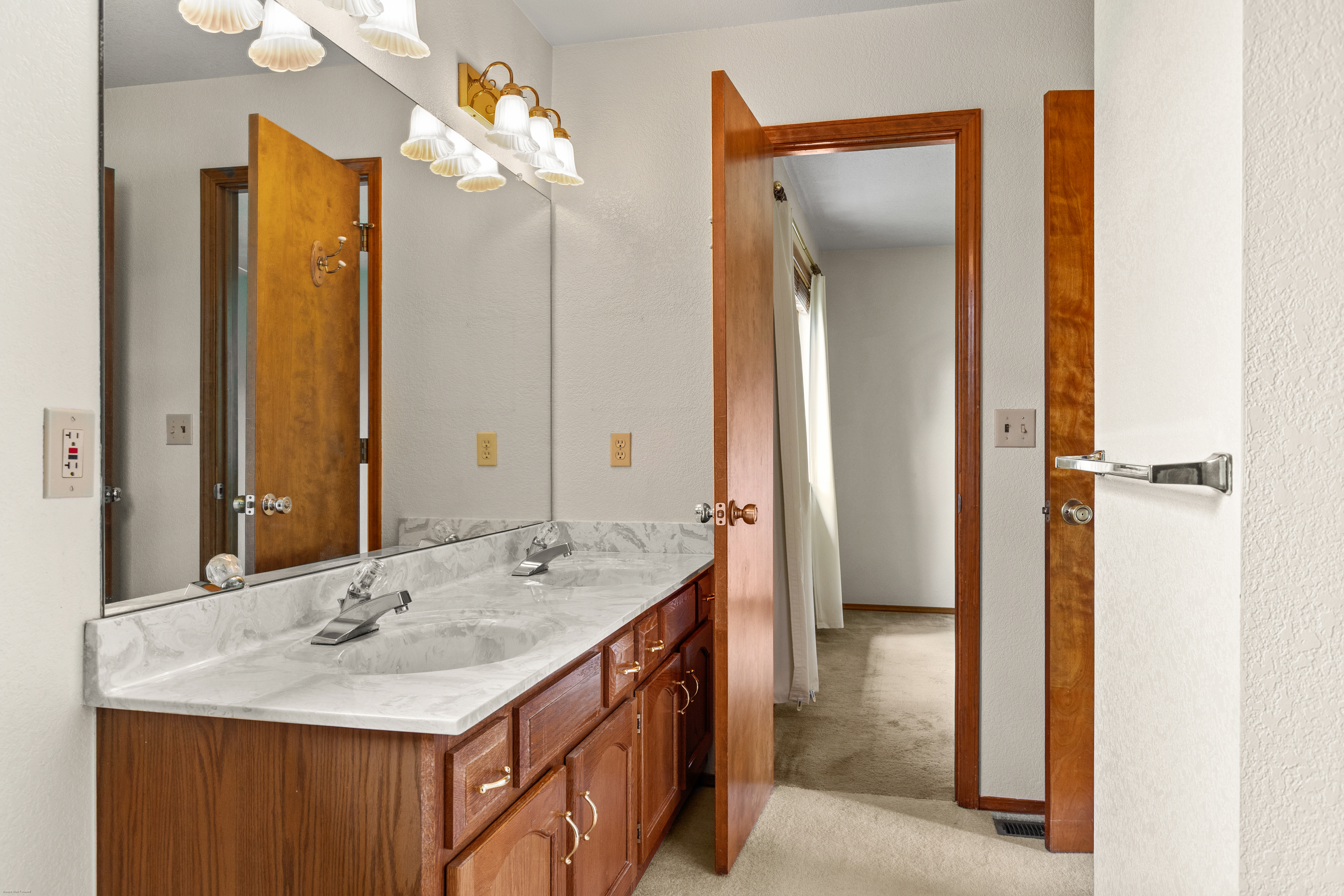  Golden Living in an End-Unit Townhome - 物件實景