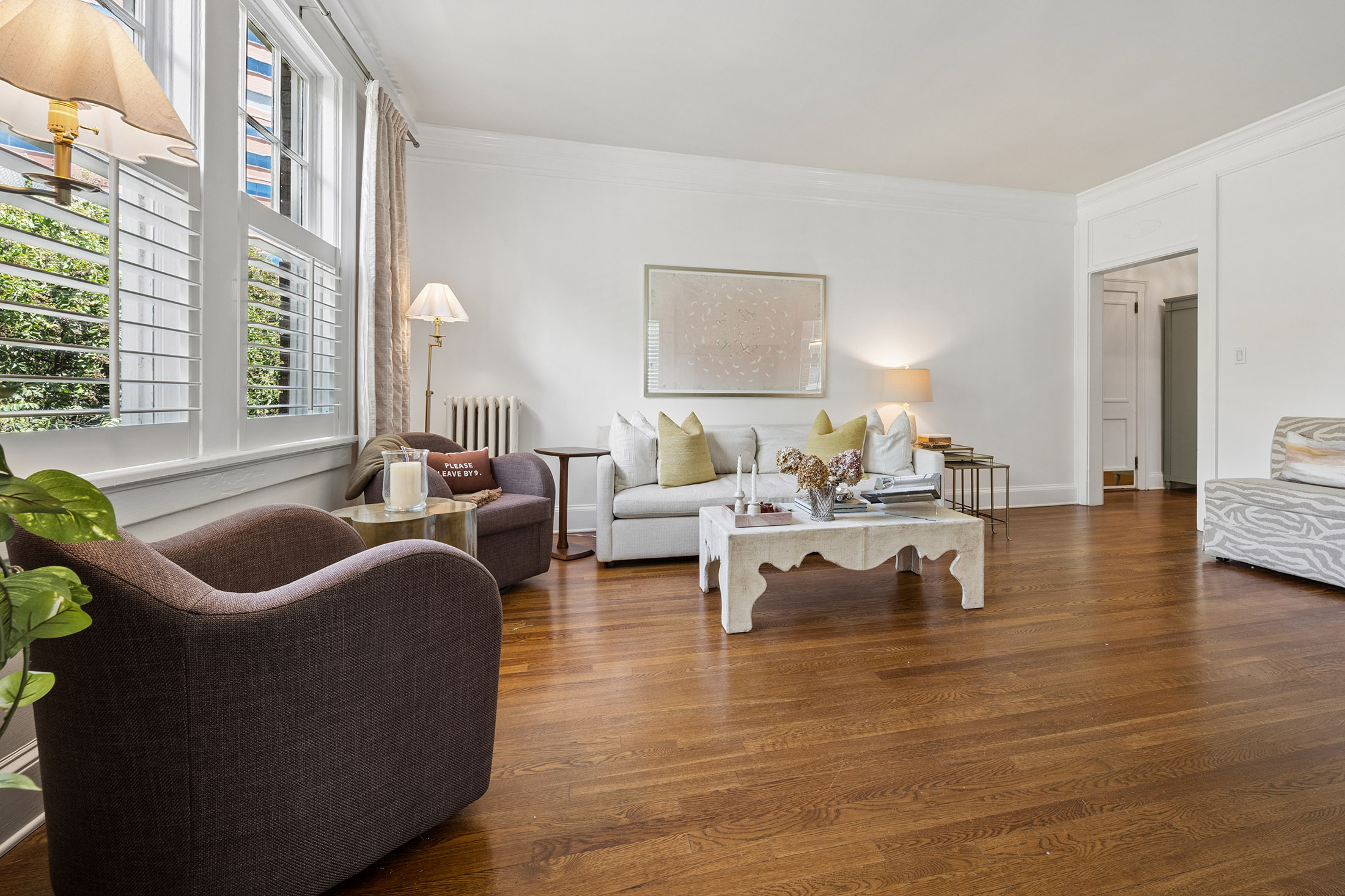 Beautiful Top Floor End Unit Condo Combines Historic Charm and Modern Finishes - 物件實景