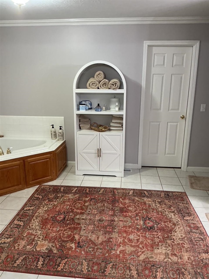 Glasgow, Kentucky, 42141, United States, 4 Bedrooms Bedrooms, ,3 BathroomsBathrooms,Residential,For Sale,1998420