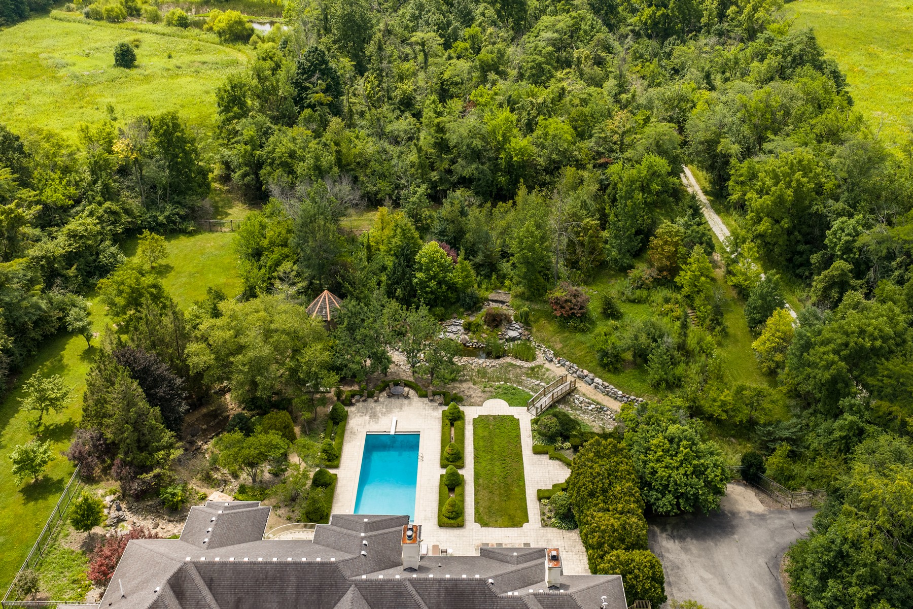  Extraordinary Custom-Built Estate Set on 116 Acres of Idyllic Beauty - 物件實景