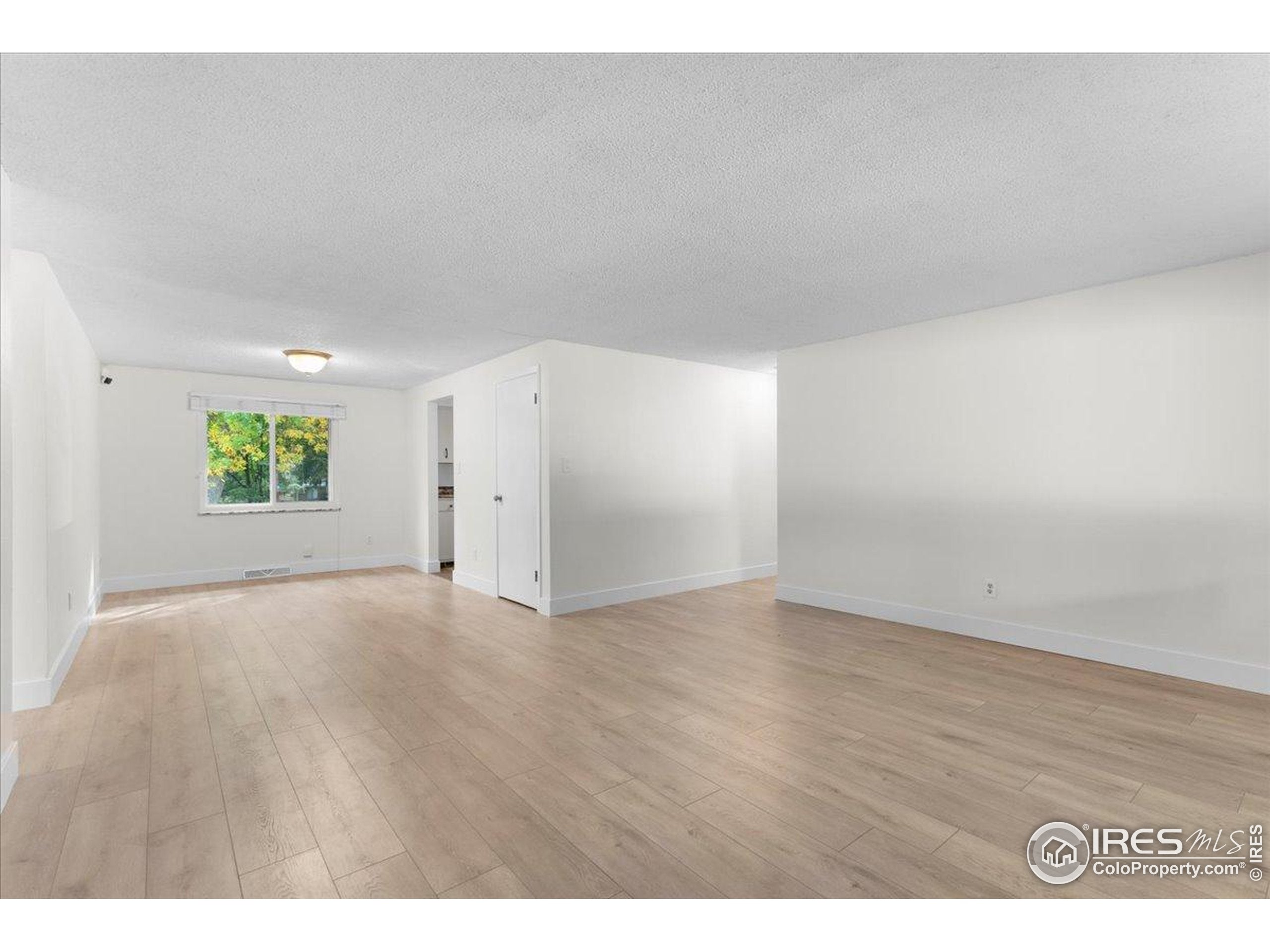 Loveland, Colorado, 80538, United States, 5 Bedrooms Bedrooms, ,1 BathroomBathrooms,Residential,For Sale,1988384