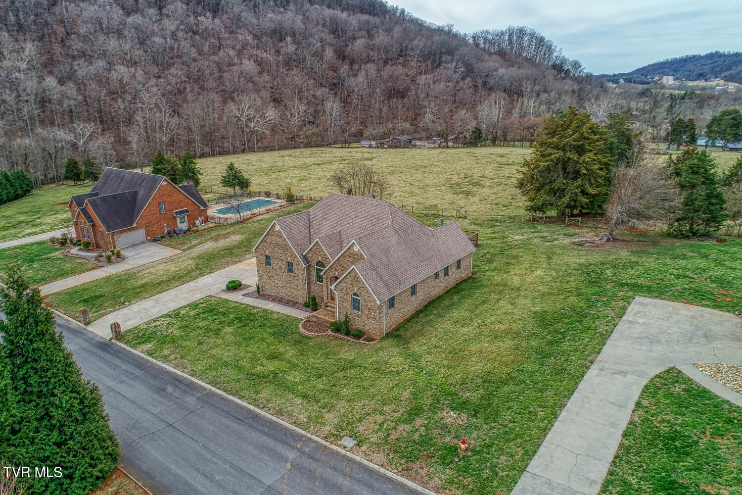 Rogersville, Tennessee, 37857, United States, 4 Bedrooms Bedrooms, ,4 BathroomsBathrooms,Residential,For Sale,2042868