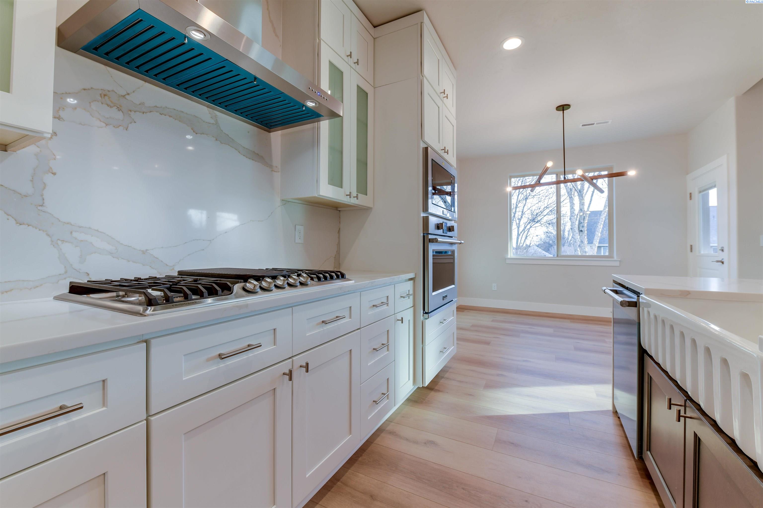 Richland, Washington, 99352, United States, 3 Bedrooms Bedrooms, ,2 BathroomsBathrooms,Residential,For Sale,1898380
