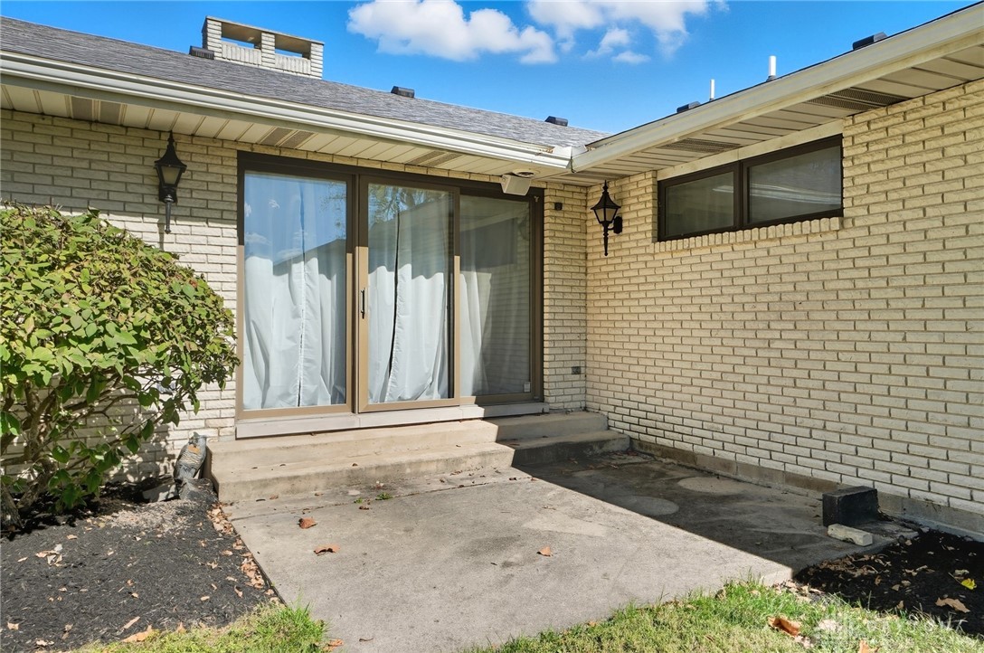 Brookville, Ohio, 45309, United States, 3 Bedrooms Bedrooms, ,4 BathroomsBathrooms,Residential,For Sale,1995742