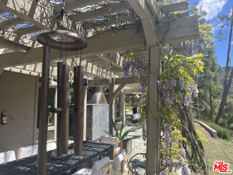 Calabasas, California, 91302, United States, 3 Bedrooms Bedrooms, ,2 BathroomsBathrooms,Residential,For Sale,1723181
