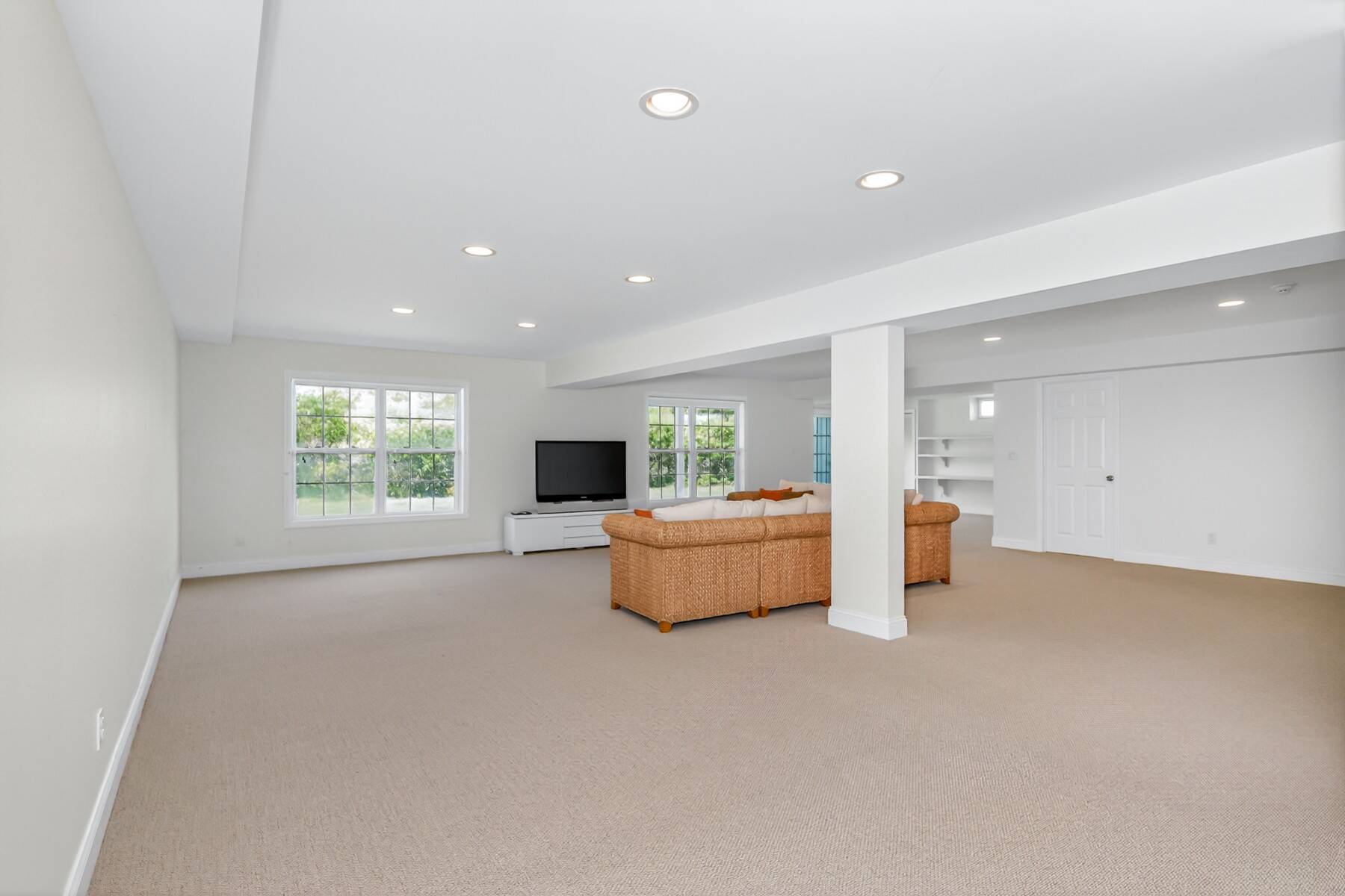  The Ease of First-Floor Living, The Space to Entertain - 物件實景