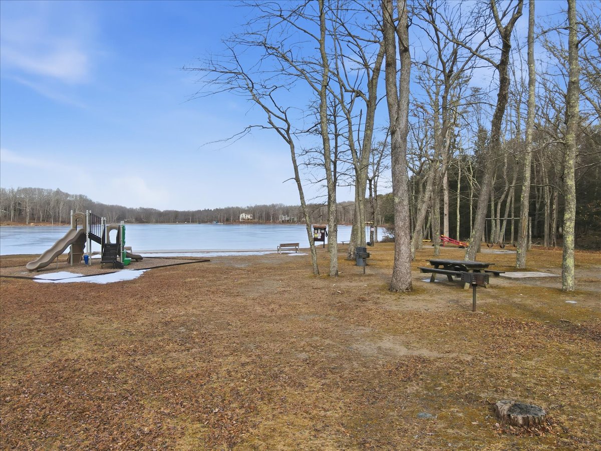 Milford, Pennsylvania, 18337, United States, 4 Bedrooms Bedrooms, ,3 BathroomsBathrooms,Residential,For Sale,2013781