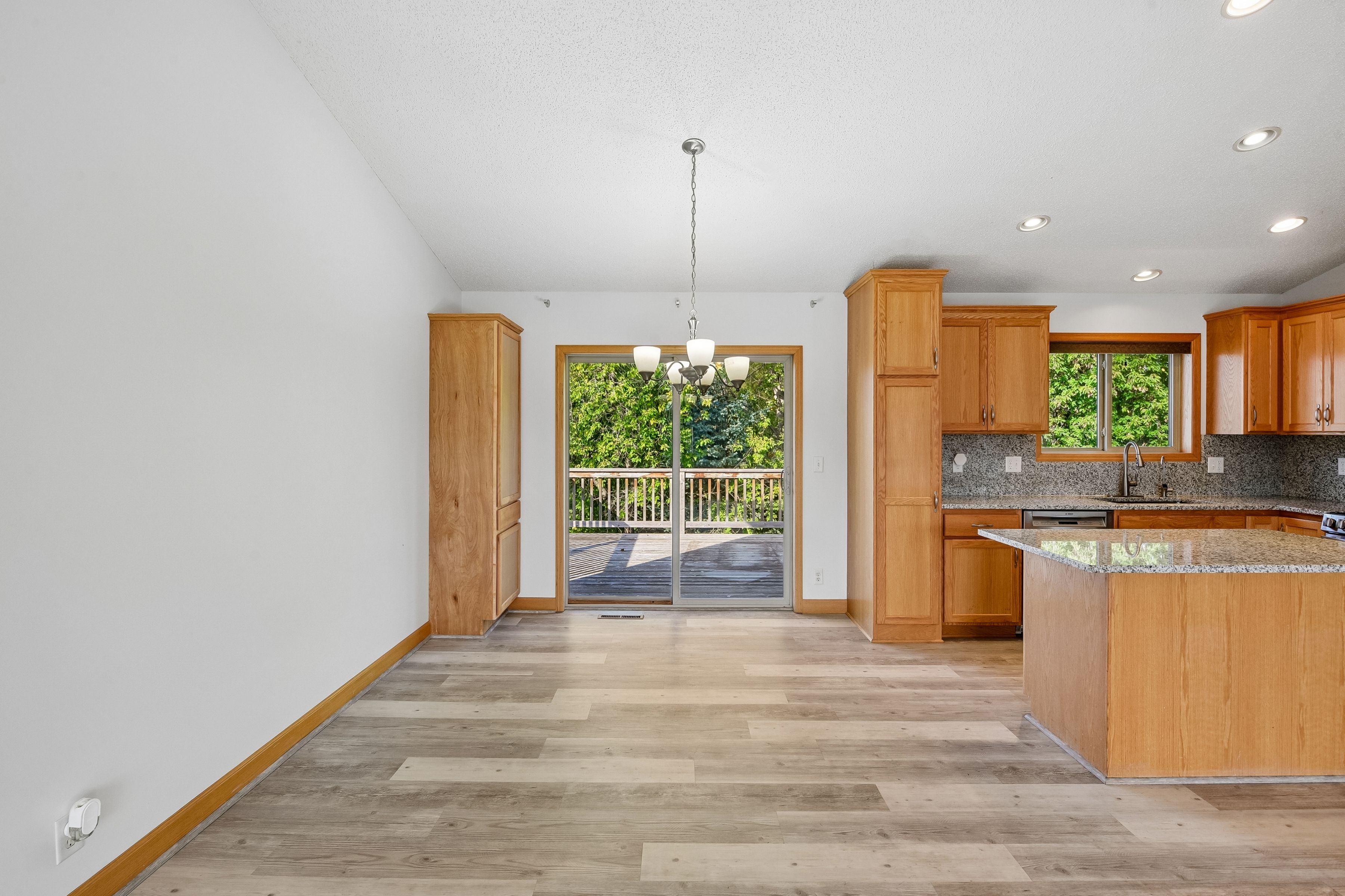  Refreshed Home in Lovely Farmington Location - 物件實景