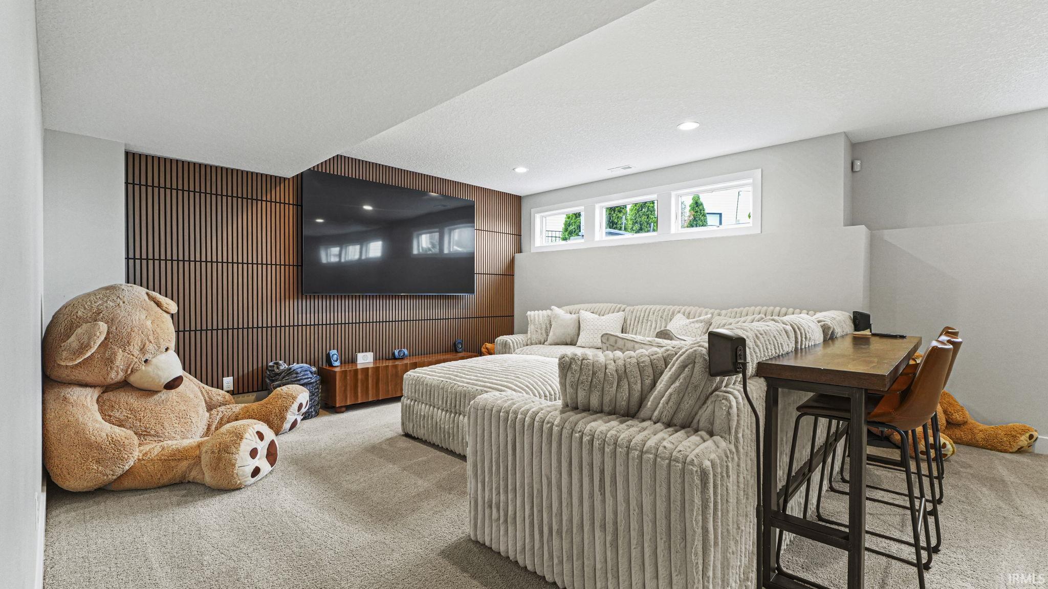 Fort Wayne, Indiana, 46814, United States, 5 Bedrooms Bedrooms, ,5 BathroomsBathrooms,Residential,For Sale,1988625