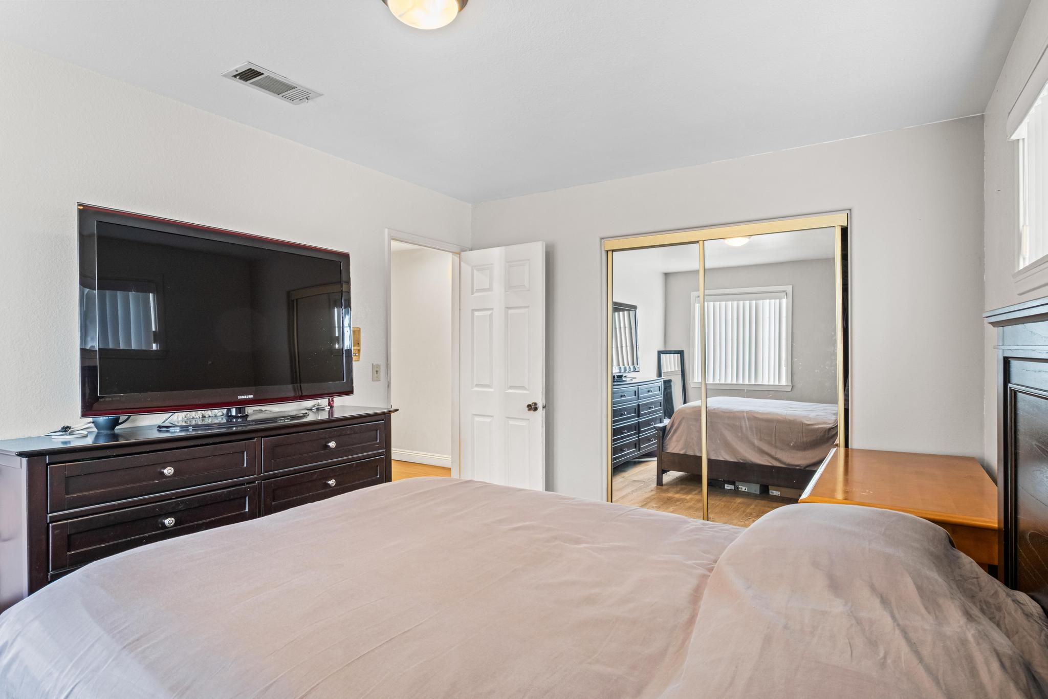 HAWTHORNE, California, 90250, United States, 4 Bedrooms Bedrooms, ,3 BathroomsBathrooms,Residential,For Sale,1798305