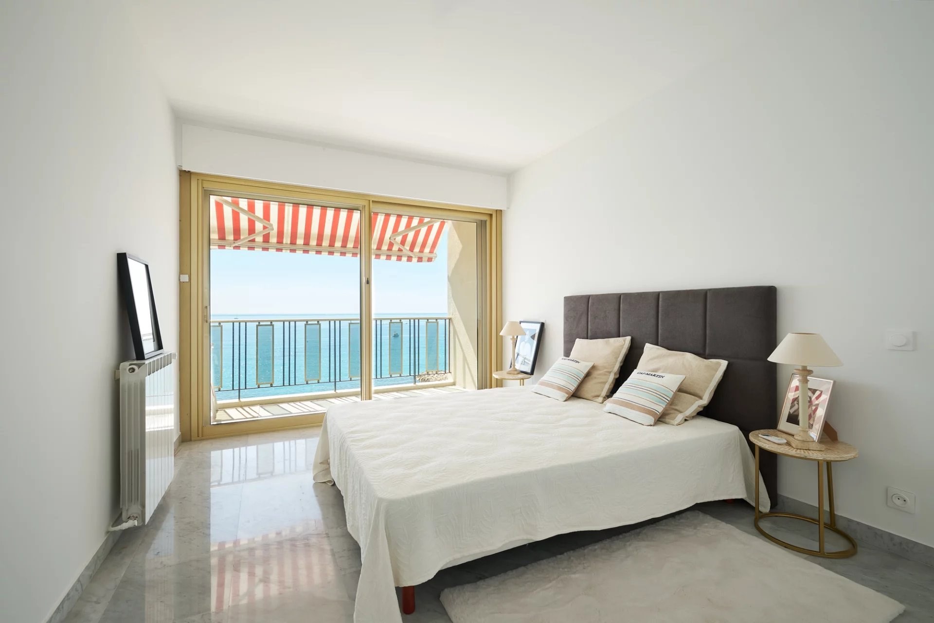  70 sqm seafront apartment with panoramic terrace and sea views - 物件實景