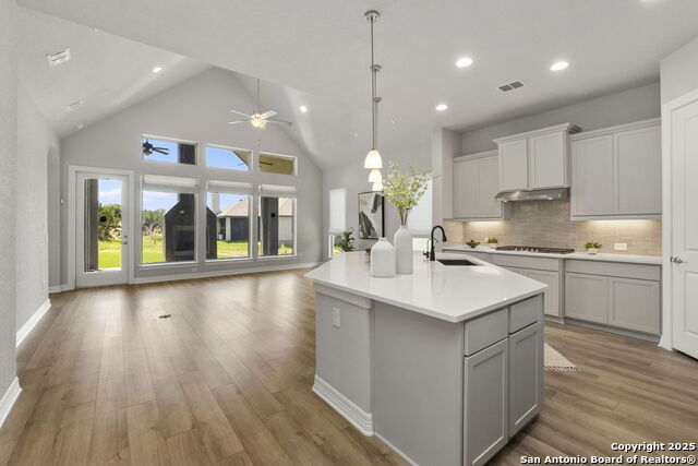 San Antonio, Texas, 78260, United States, 4 Bedrooms Bedrooms, ,4 BathroomsBathrooms,Residential,For Sale,1994565