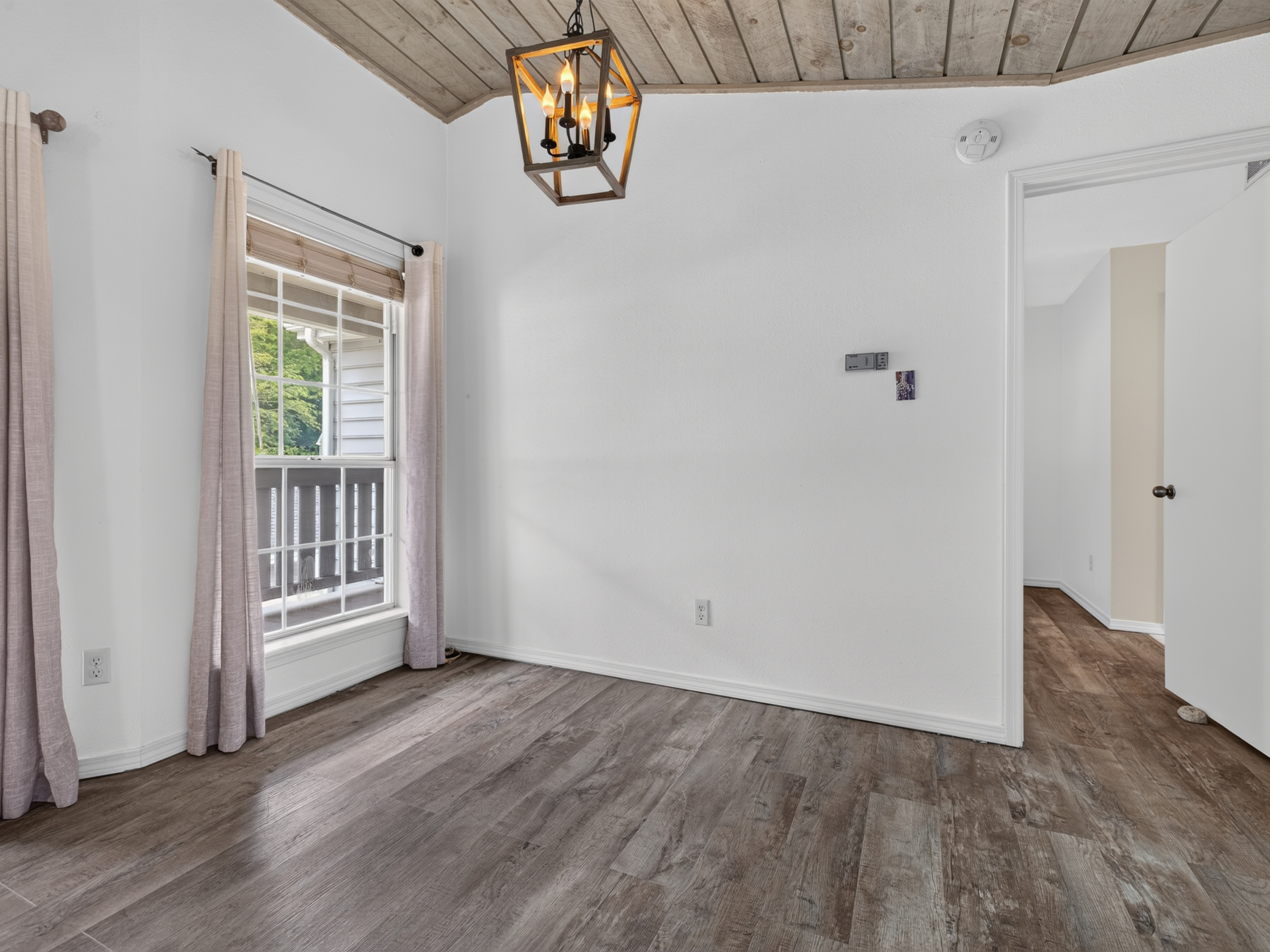  Your peaceful one-bedroom condo in The Hollow awaits. - 物件實景