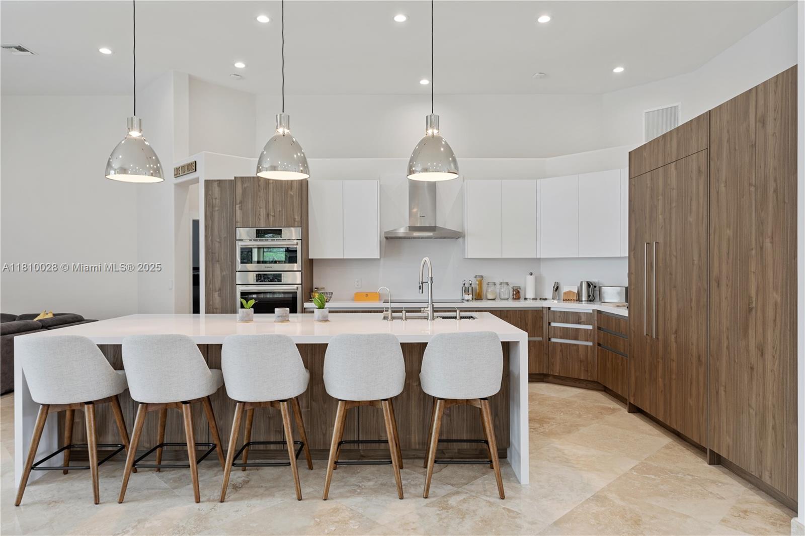Weston, Florida, 33327, United States, 5 Bedrooms Bedrooms, ,5 BathroomsBathrooms,Residential,For Sale,1837536
