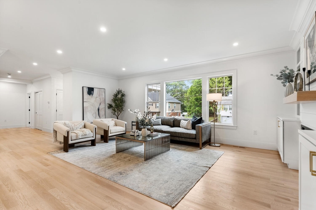 Winchester, Massachusetts, 01890, United States, 6 Bedrooms Bedrooms, ,5 BathroomsBathrooms,Residential,For Sale,1940960