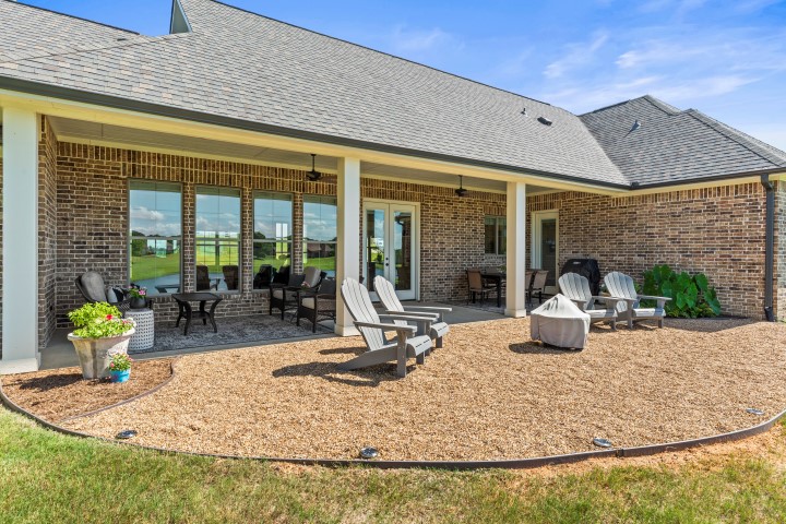 Lindale, Texas, 75771, United States, 3 Bedrooms Bedrooms, ,3 BathroomsBathrooms,Residential,For Sale,1938338