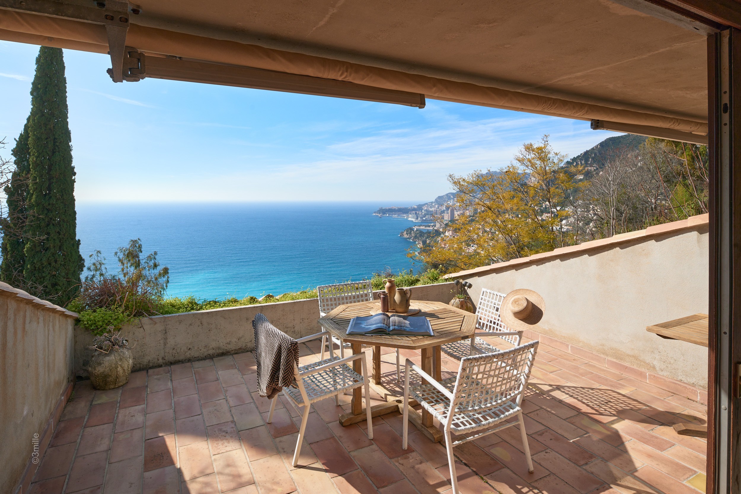  Architect-designed contemporary villa overlooking Monaco in Roquebrune-Cap-Mart… - 物件實景