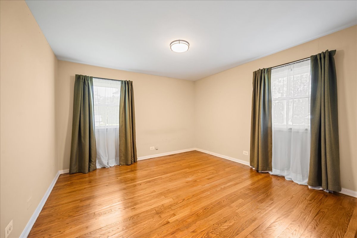 Prospect Heights, Illinois, 60070, United States, 4 Bedrooms Bedrooms, ,2 BathroomsBathrooms,Residential,For Sale,1968639