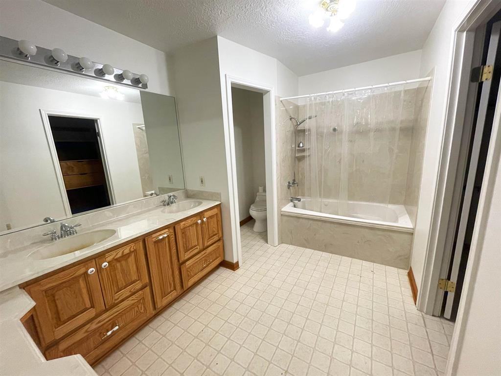 Winnie, Texas, 77665, United States, 4 Bedrooms Bedrooms, ,4 BathroomsBathrooms,Residential,For Sale,1918709